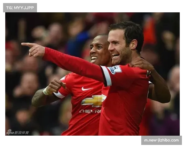 弗格森现场观战双红会重逢达格利什两大名帅再续英伦情谊 弗格森现场观战双红会重逢达格利什两大名帅再续英伦情谊