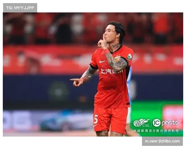 上海海港1-0客胜大连英博,加布里埃尔闪击建功锁定三连冠 上海海港1-0客胜大连英博,加布里埃尔闪击建功锁定三连冠